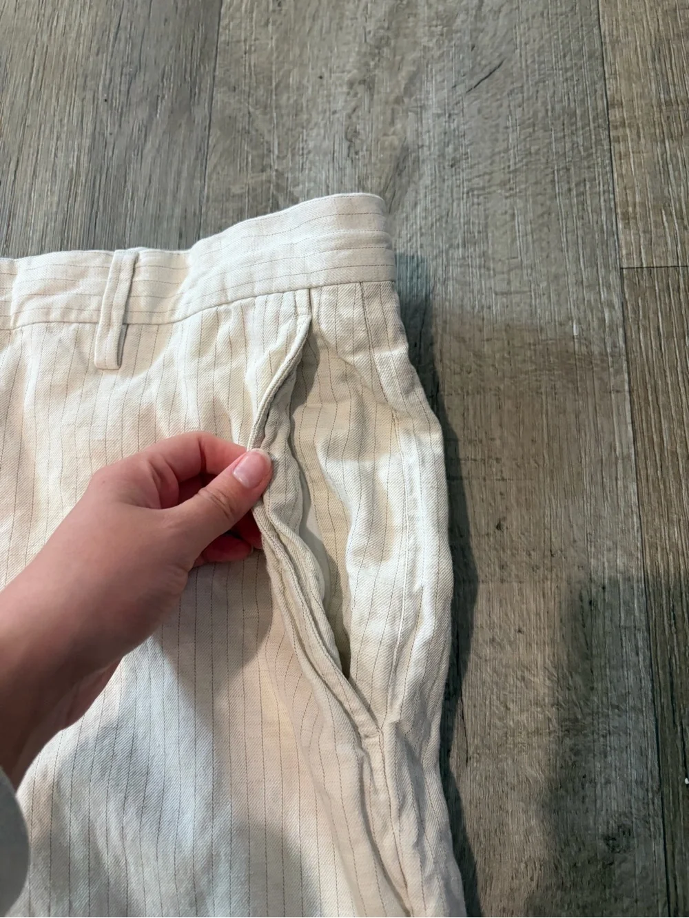 Banana Republic Cream Pinstripe Linen and Cotton Pants Lightweight Breathable